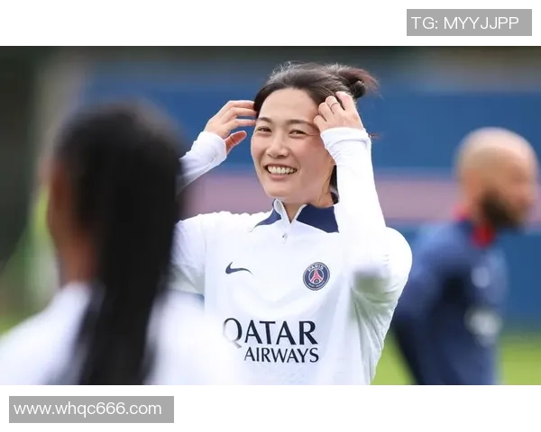 女足球星莉娜的成长历程与辉煌成就揭秘